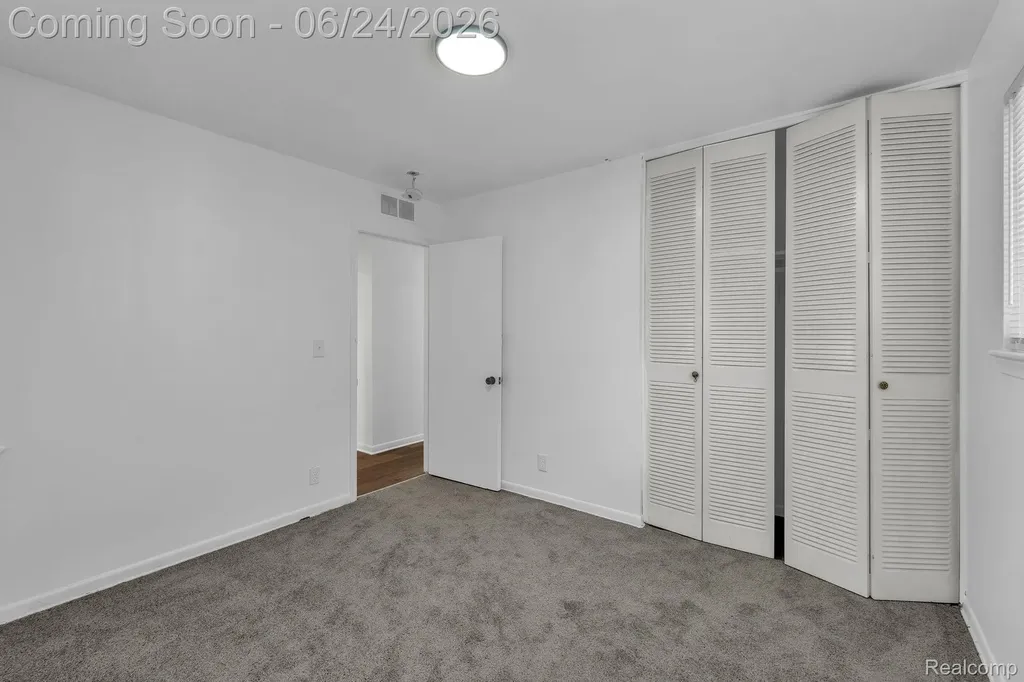 25636 Norfolk Street Dearborn Heights City MI 48125