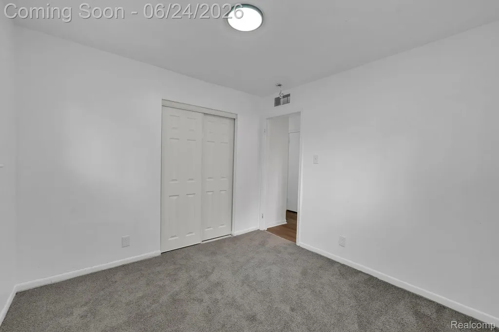 25636 Norfolk Street Dearborn Heights City MI 48125