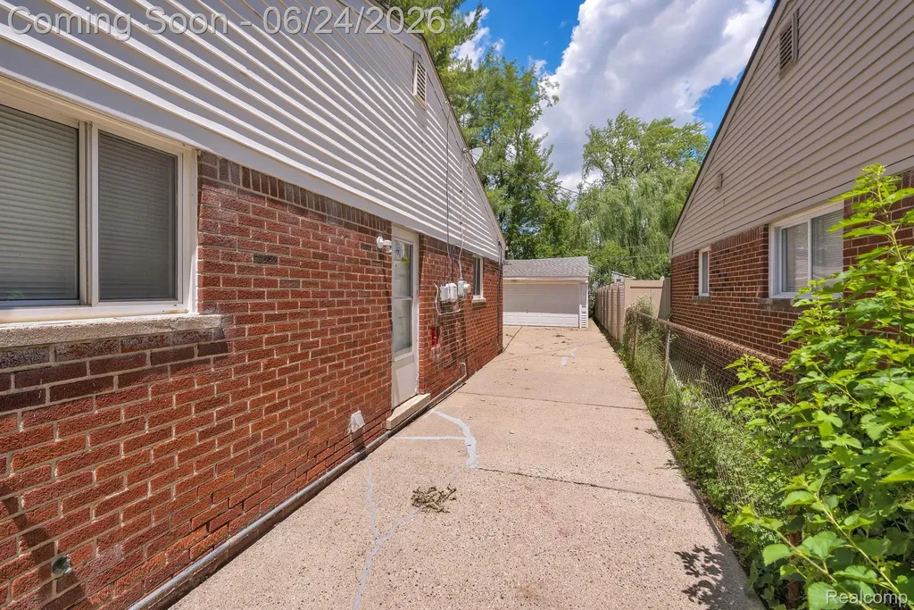 25636 Norfolk Street Dearborn Heights City MI 48125