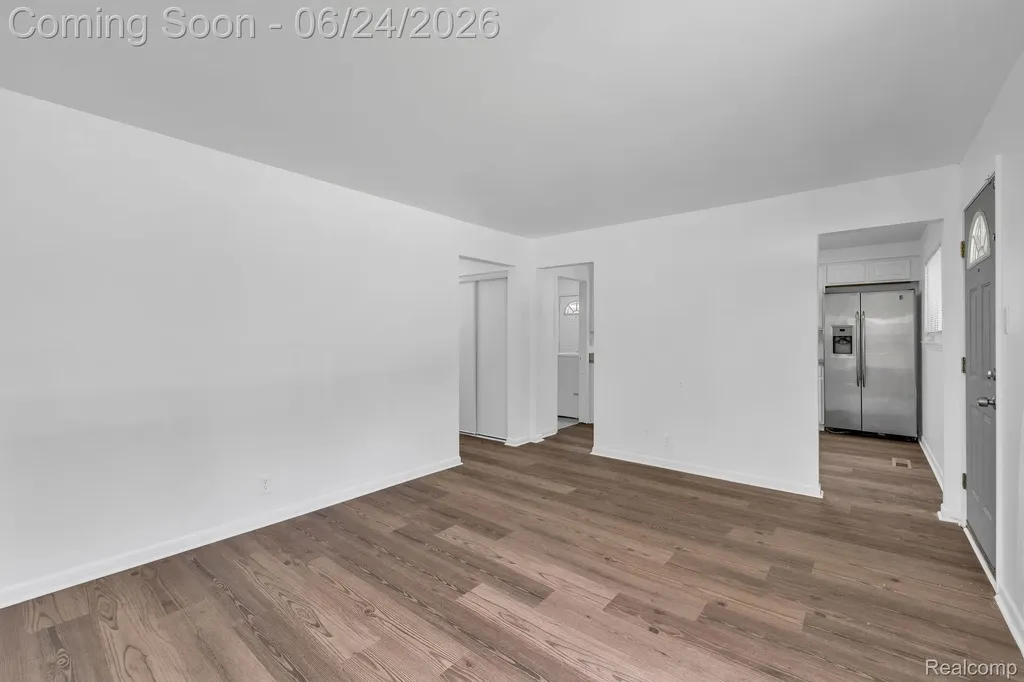 25636 Norfolk Street Dearborn Heights City MI 48125