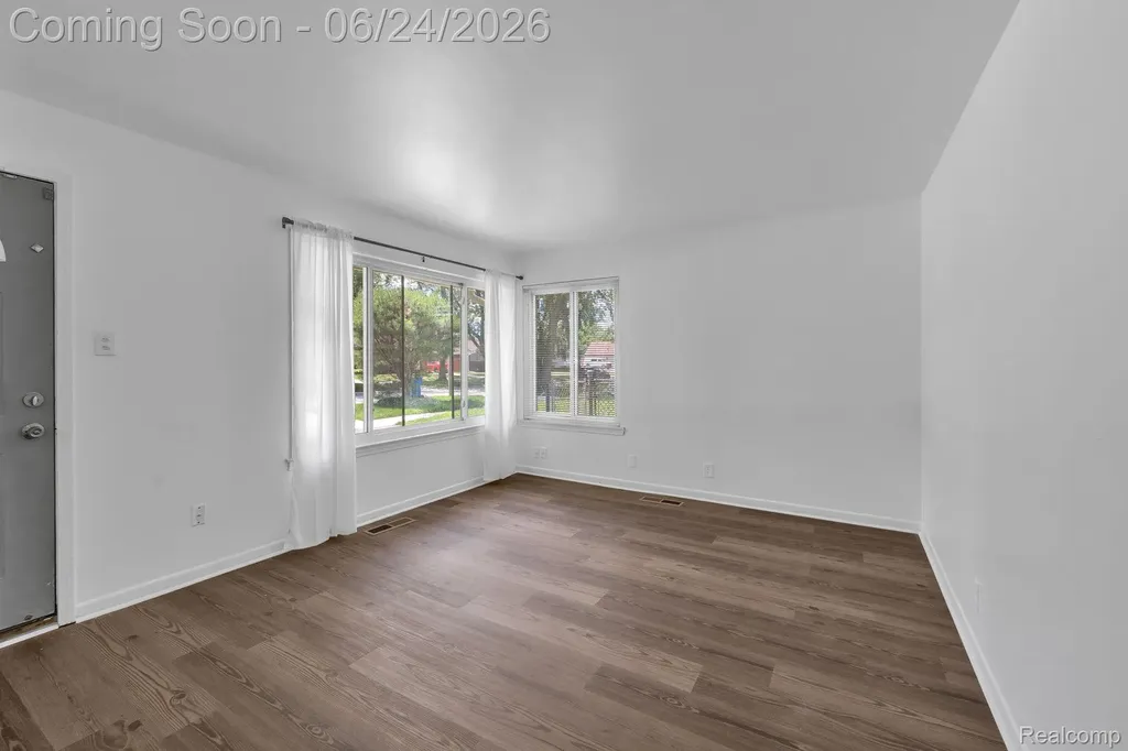 25636 Norfolk Street Dearborn Heights City MI 48125