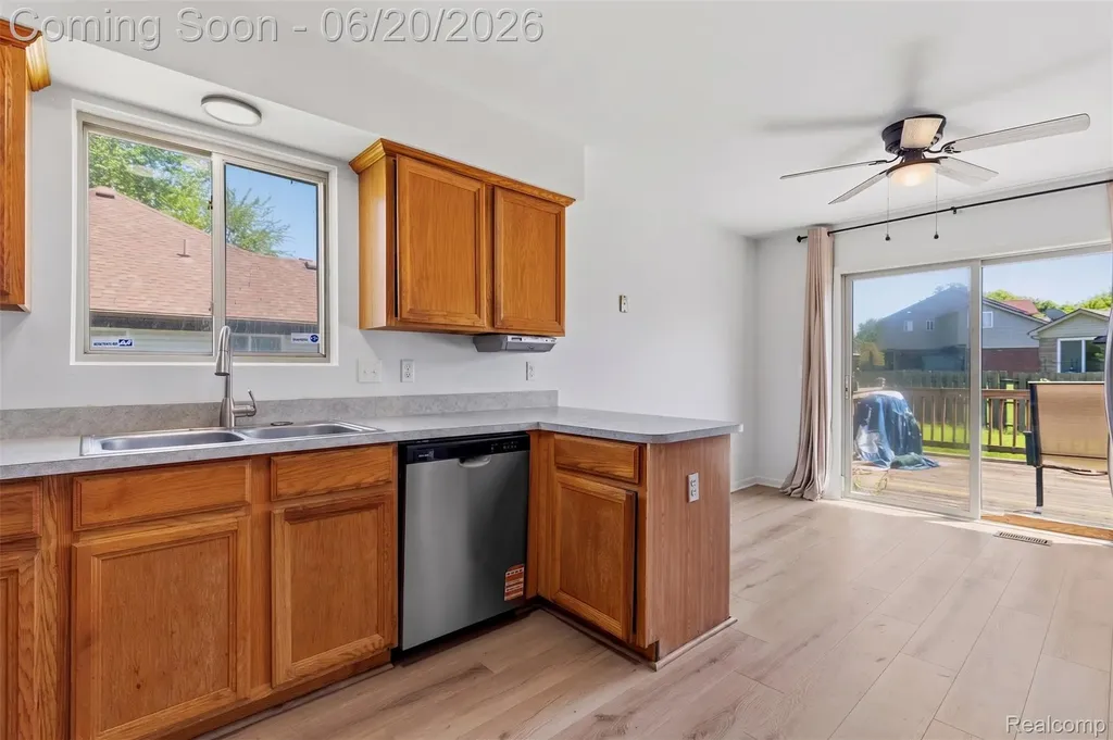 21884 Laurel Street Clinton Charter Township MI 48035