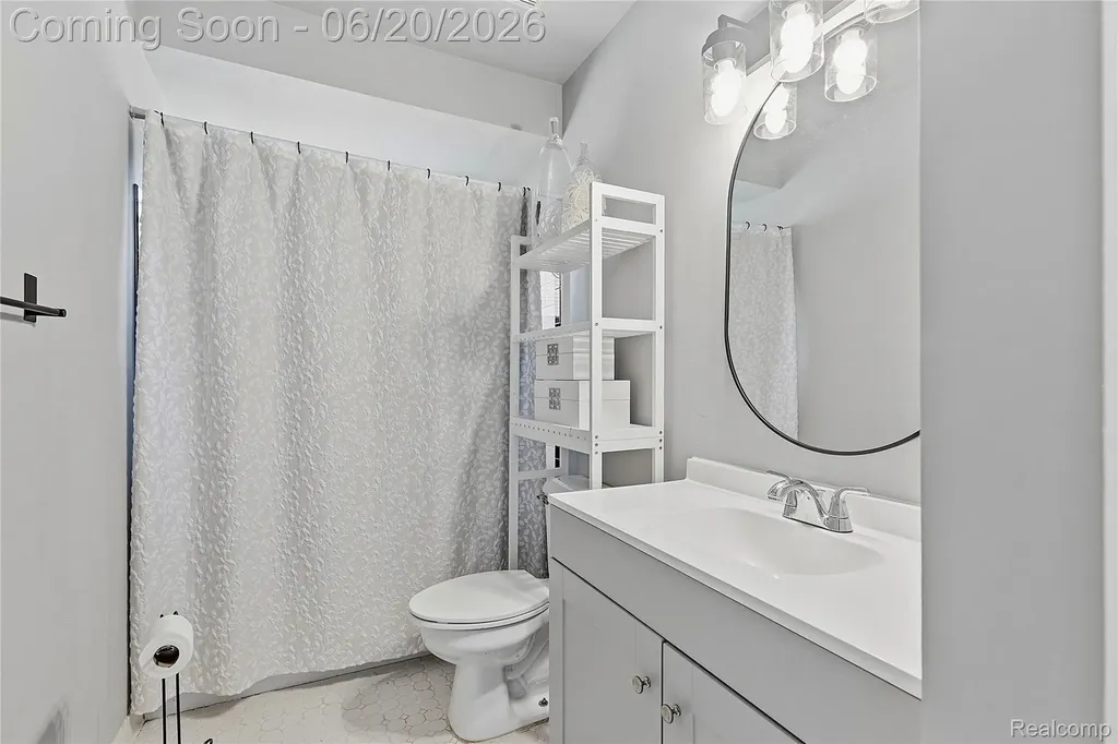 21884 Laurel Street Clinton Charter Township MI 48035