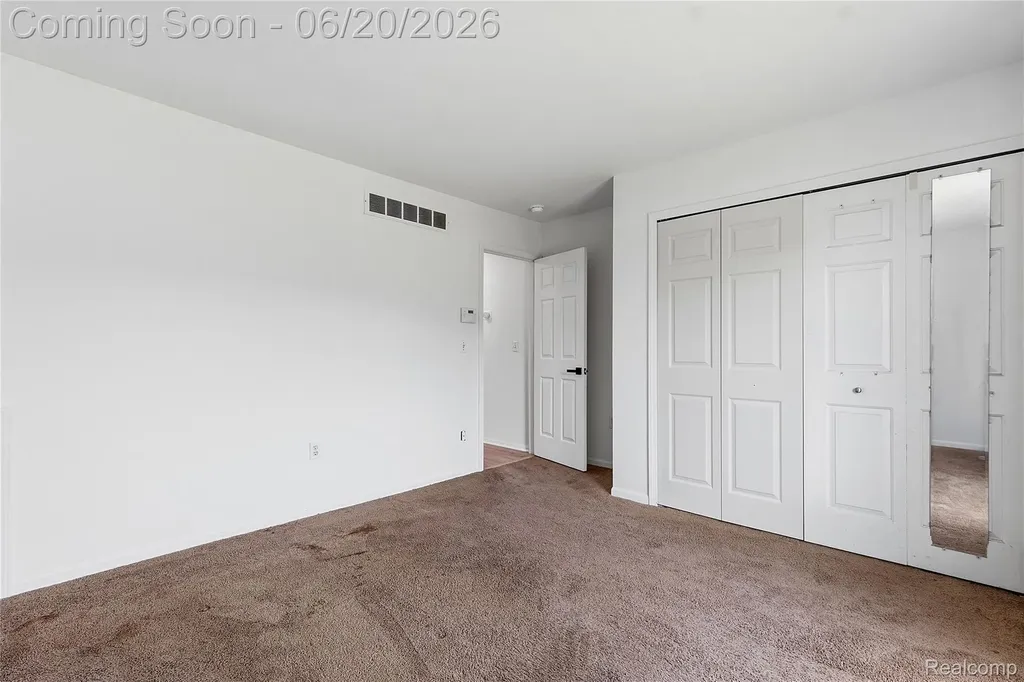21884 Laurel Street Clinton Charter Township MI 48035