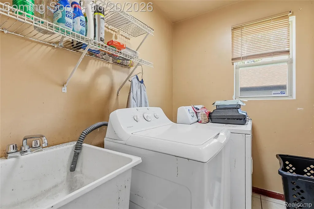 21884 Laurel Street Clinton Charter Township MI 48035