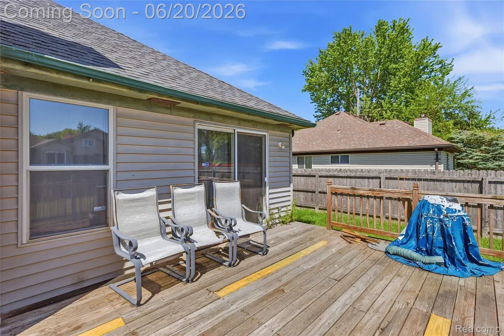 21884 Laurel Street Clinton Charter Township MI 48035