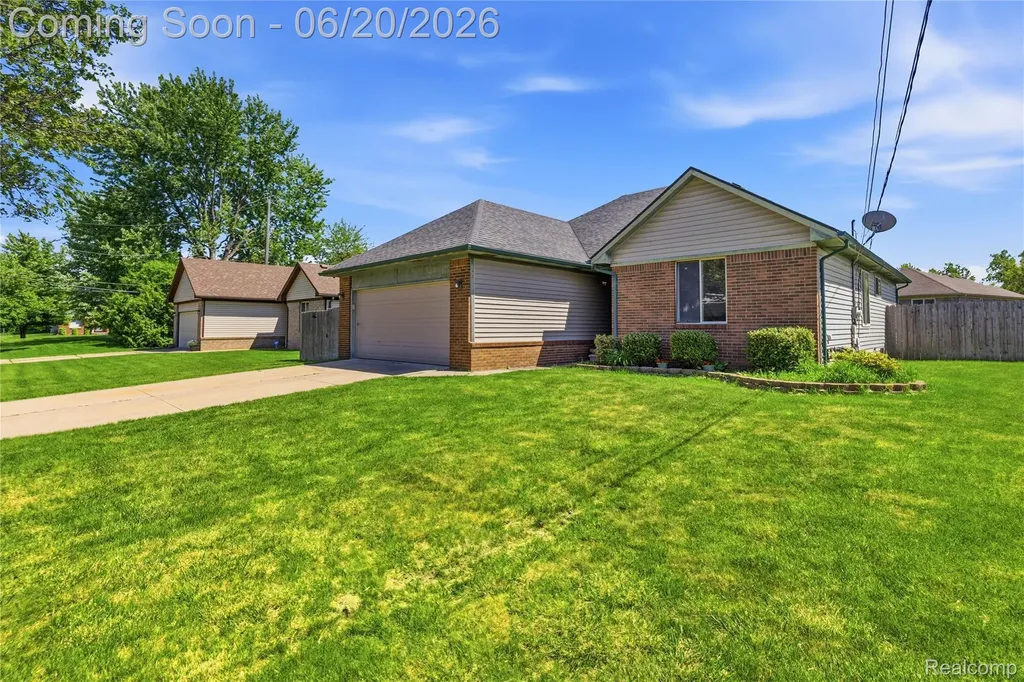 21884 Laurel Street Clinton Charter Township MI 48035