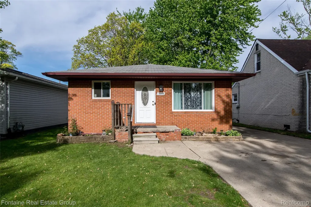 15714 Mcguire Street Taylor City MI 48180