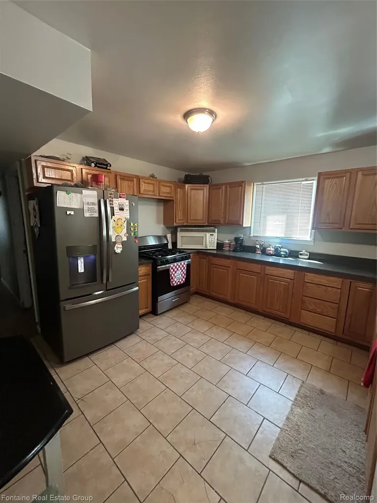 15714 Mcguire Street Taylor City MI 48180