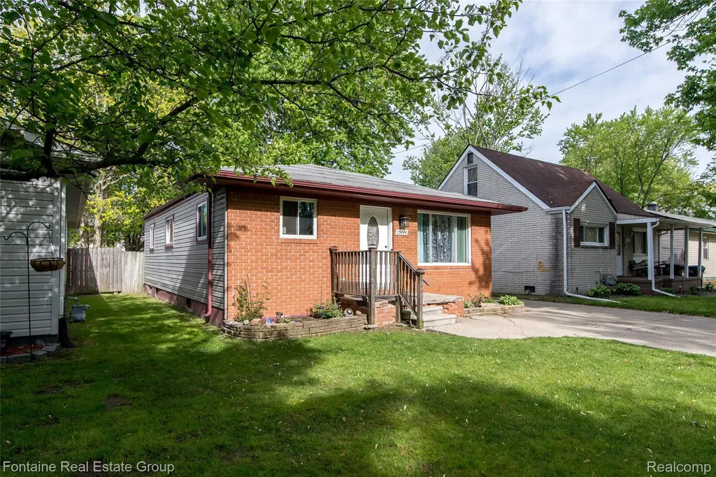 15714 Mcguire Street Taylor City MI 48180