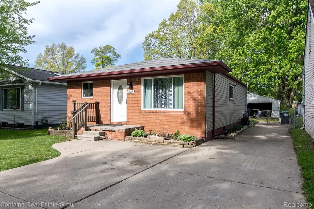 15714 Mcguire Street Taylor City MI 48180