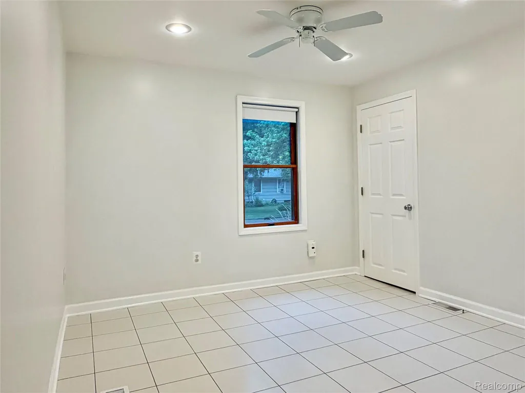 610 Quarter Street Rochester City MI 48307