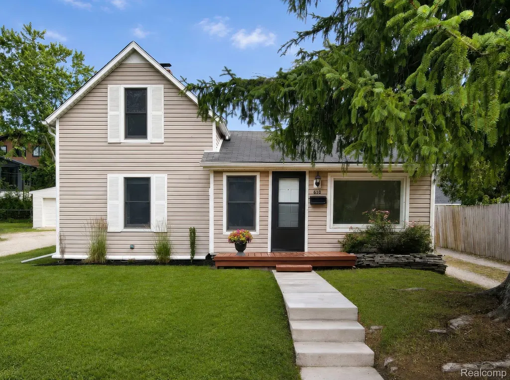 610 Quarter Street Rochester City MI 48307