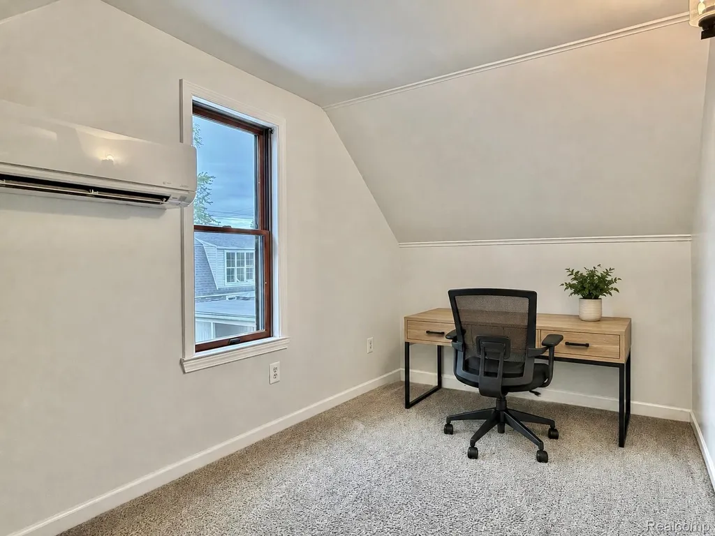 610 Quarter Street Rochester City MI 48307