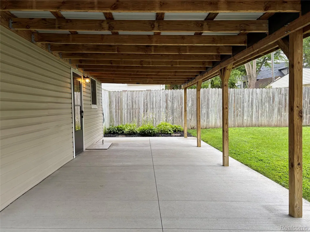 610 Quarter Street Rochester City MI 48307