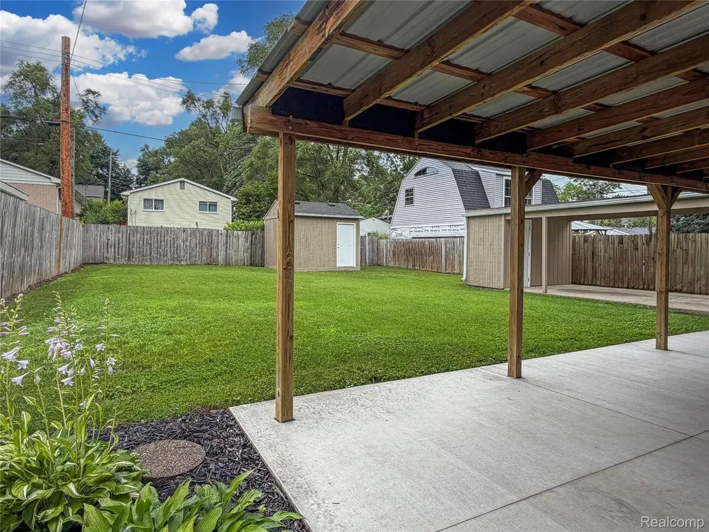 610 Quarter Street Rochester City MI 48307