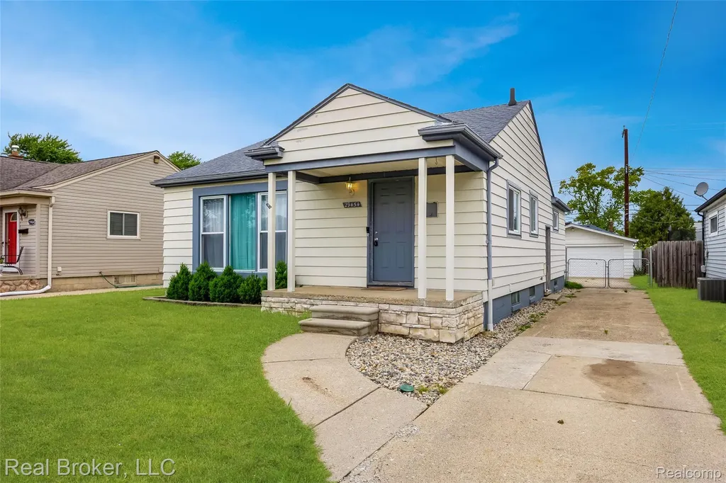 29454 Barton Street Garden City City MI 48135