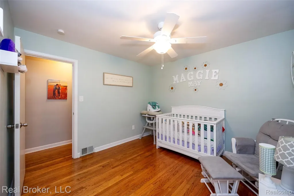 29454 Barton Street Garden City City MI 48135