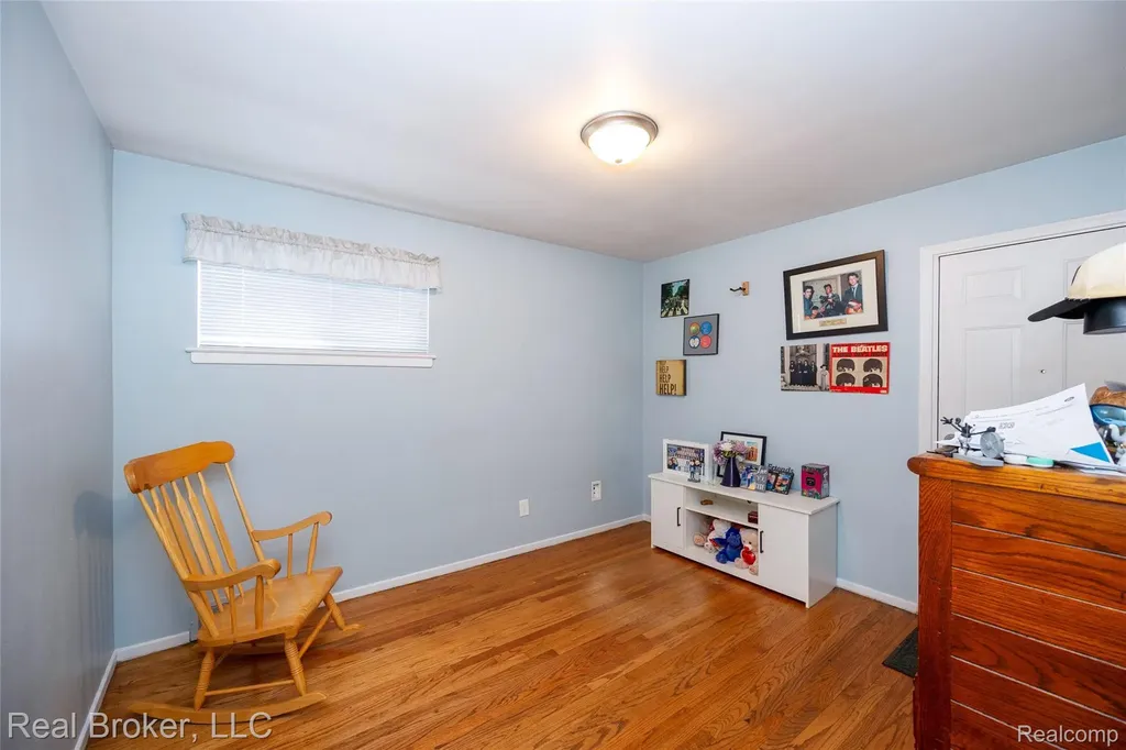 29454 Barton Street Garden City City MI 48135