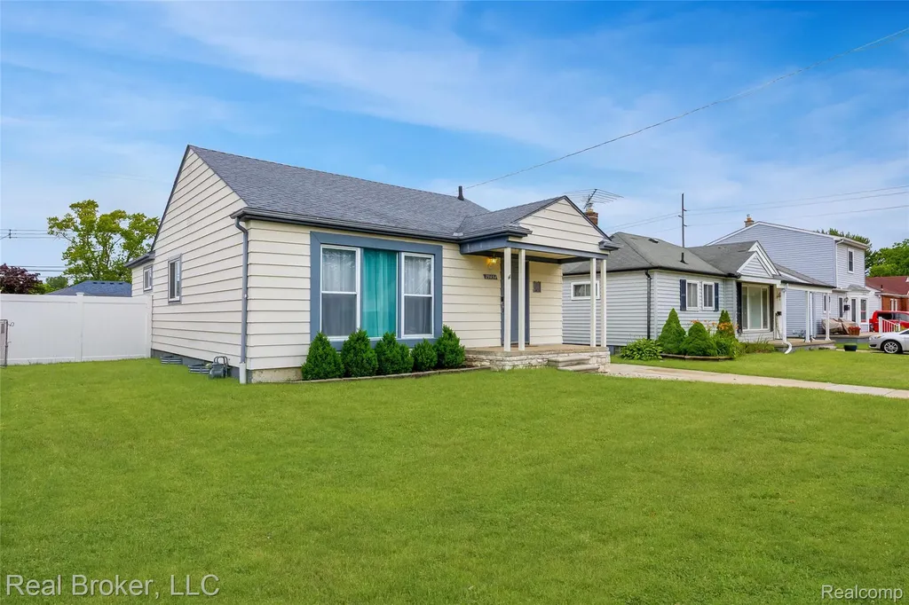 29454 Barton Street Garden City City MI 48135