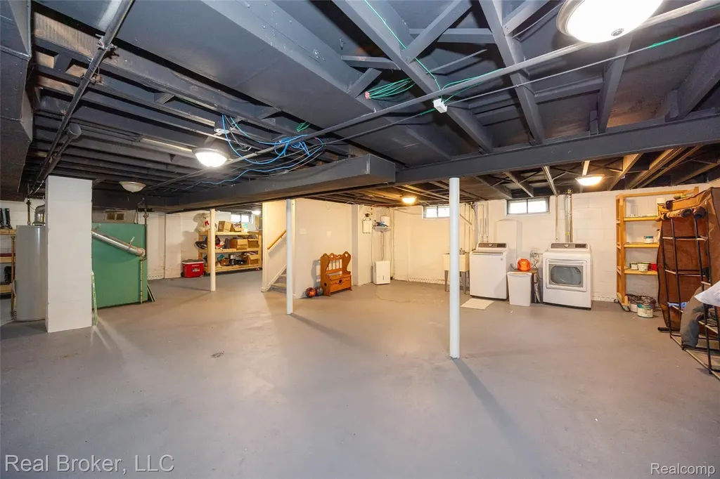 29454 Barton Street Garden City City MI 48135