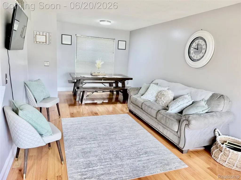 30680 Nelson Circle Westland City MI 48186