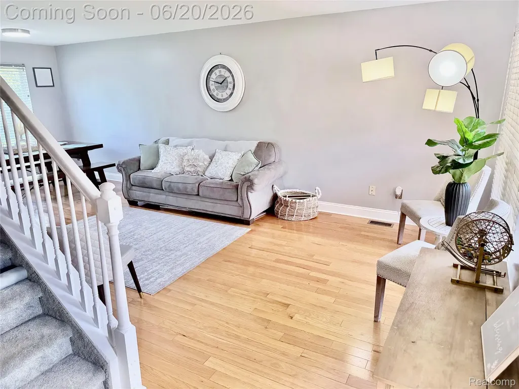 30680 Nelson Circle Westland City MI 48186