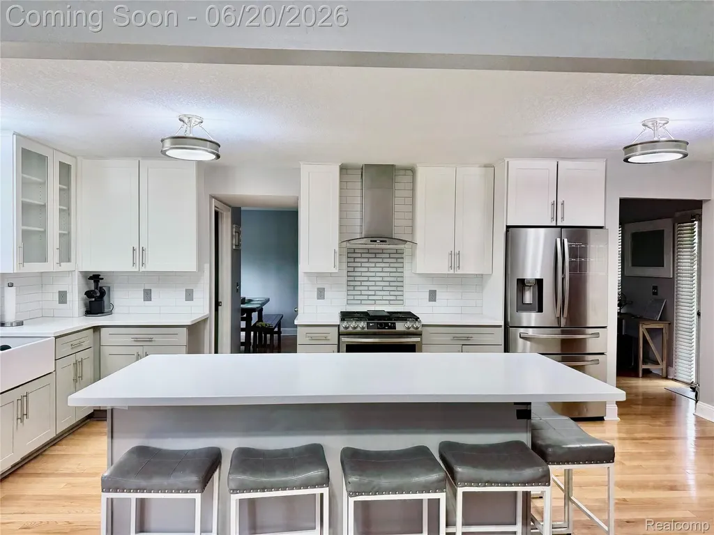 30680 Nelson Circle Westland City MI 48186