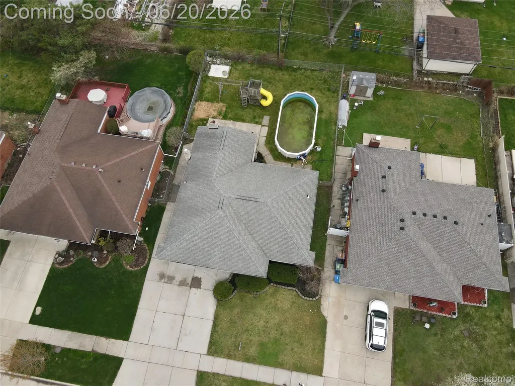 32514 Gainsborough Drive Warren City MI 48088
