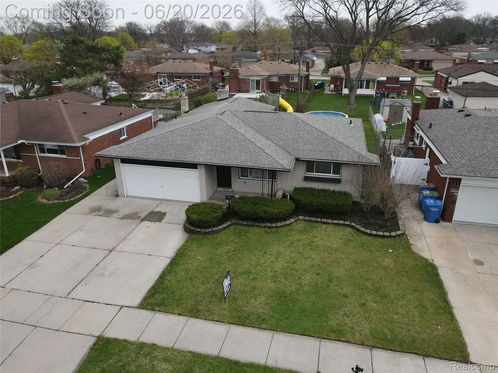 32514 Gainsborough Drive Warren City MI 48088