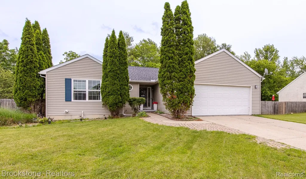 5039 Auker Drive Grand Blanc Charter Township MI 48507