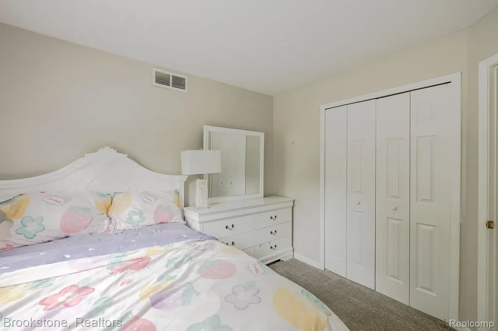 5039 Auker Drive Grand Blanc Charter Township MI 48507