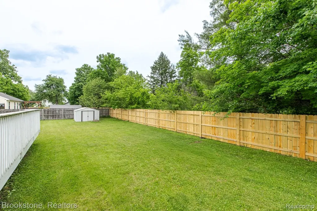 5039 Auker Drive Grand Blanc Charter Township MI 48507