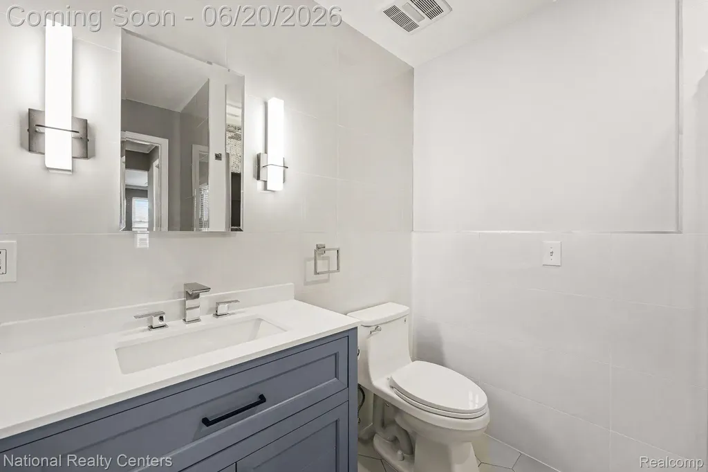 5076 Harbor Oak Drive Waterford Charter Township MI 48329