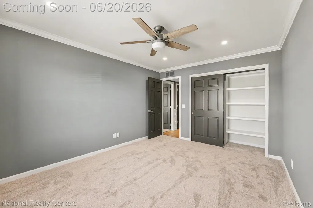 5076 Harbor Oak Drive Waterford Charter Township MI 48329