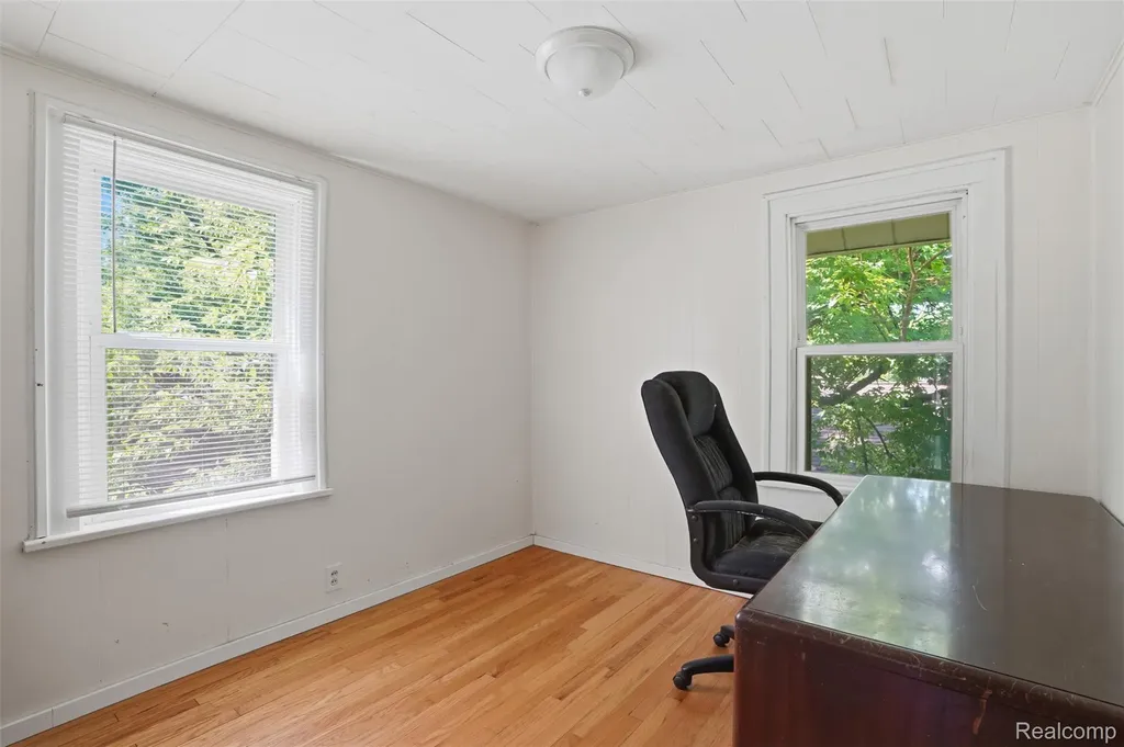 969 Myrtle Avenue Waterford Charter Township MI 48328