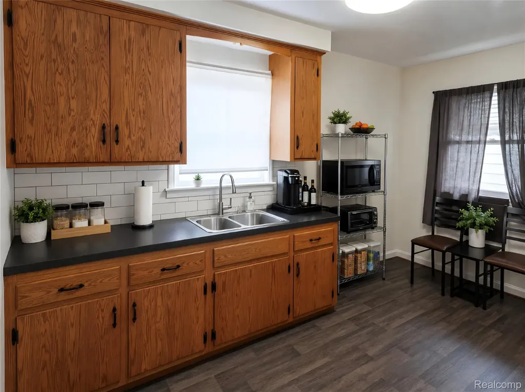 17220 Hanna Street Melvindale City MI 48122