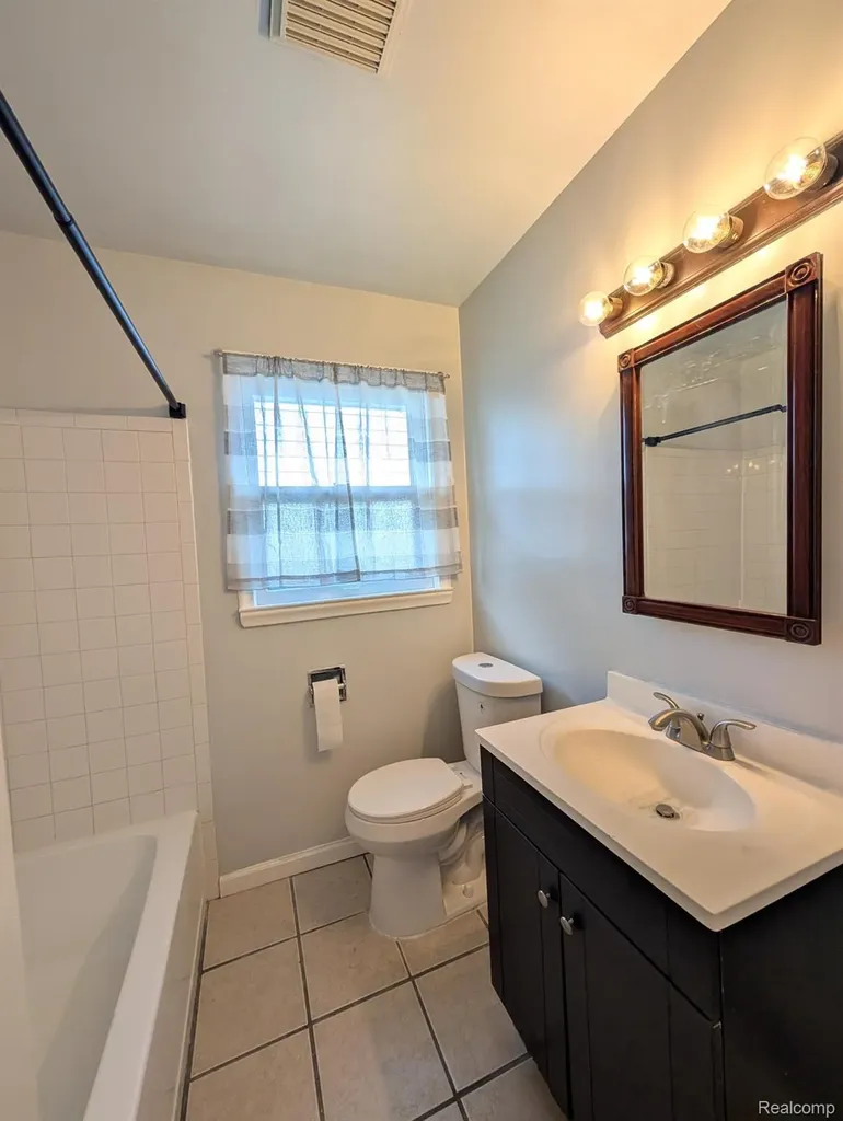 3613 Cherokee Avenue Flint City MI 48507