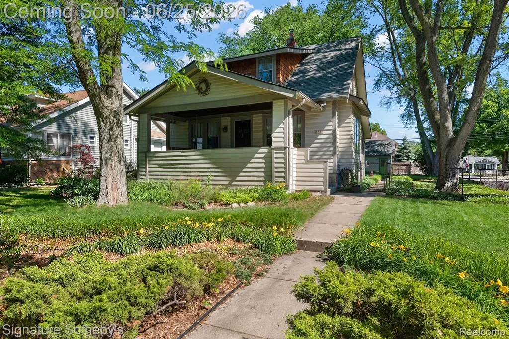 233 E Farnum Avenue Royal Oak City MI 48067