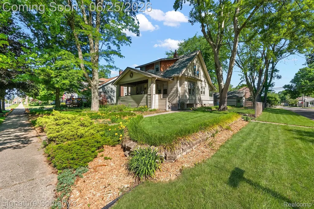 233 E Farnum Avenue Royal Oak City MI 48067