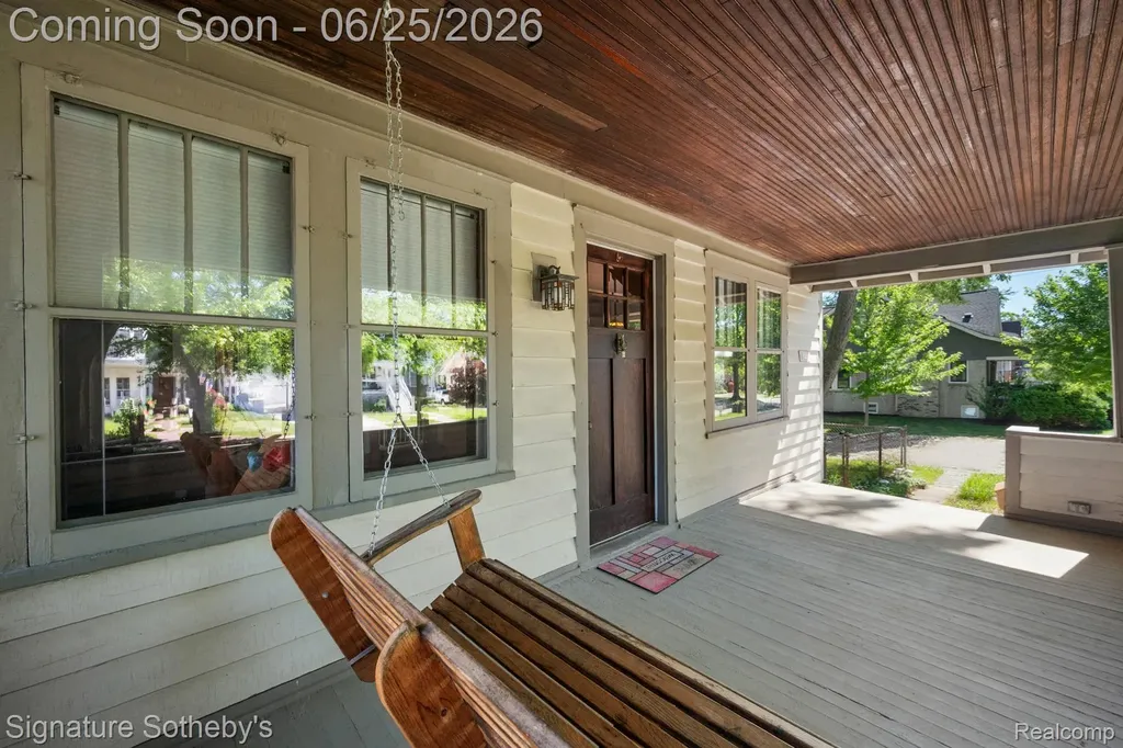 233 E Farnum Avenue Royal Oak City MI 48067