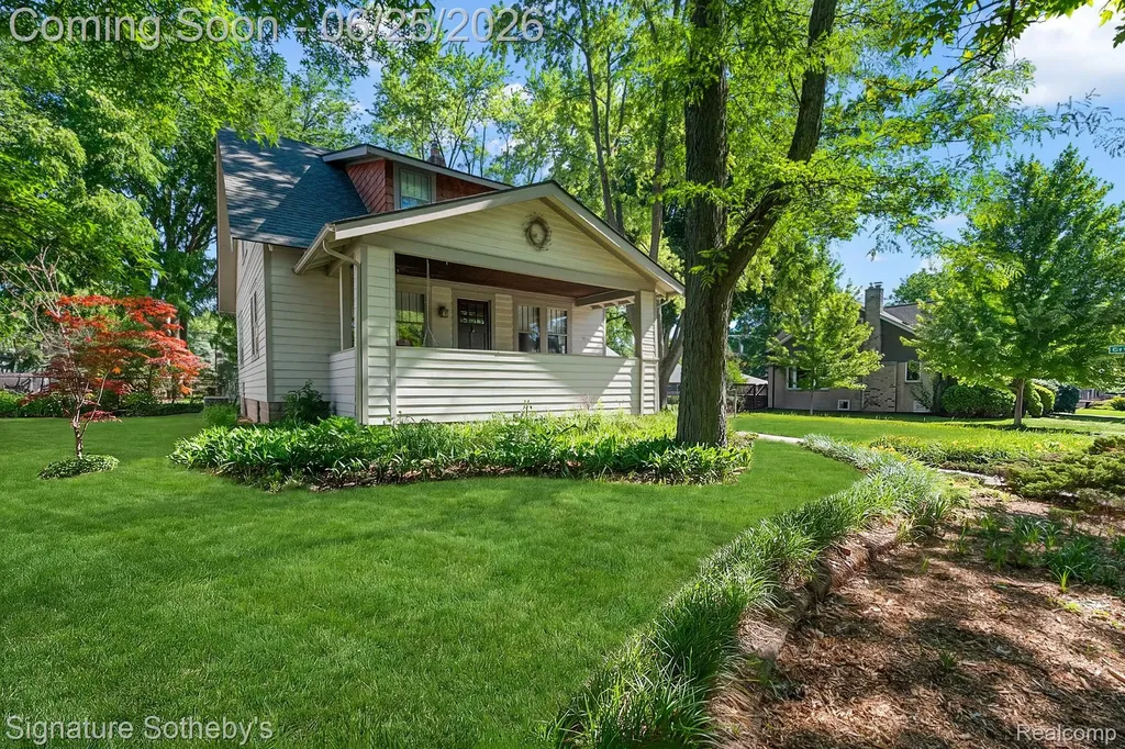 233 E Farnum Avenue Royal Oak City MI 48067