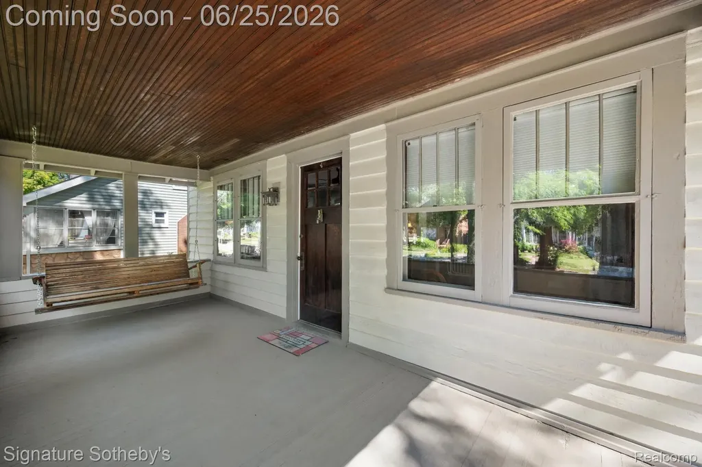 233 E Farnum Avenue Royal Oak City MI 48067