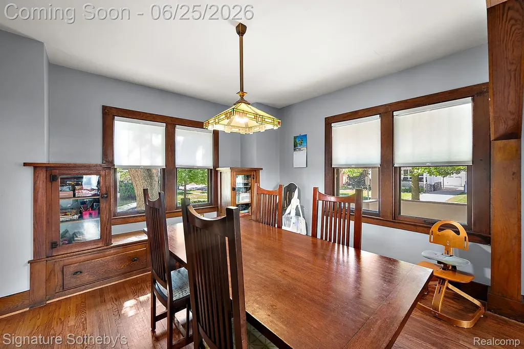 233 E Farnum Avenue Royal Oak City MI 48067