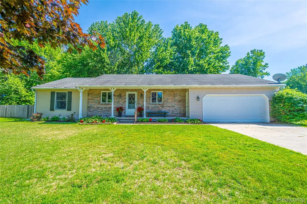 3241 Simpson Road Fort Gratiot Charter Township MI 48059