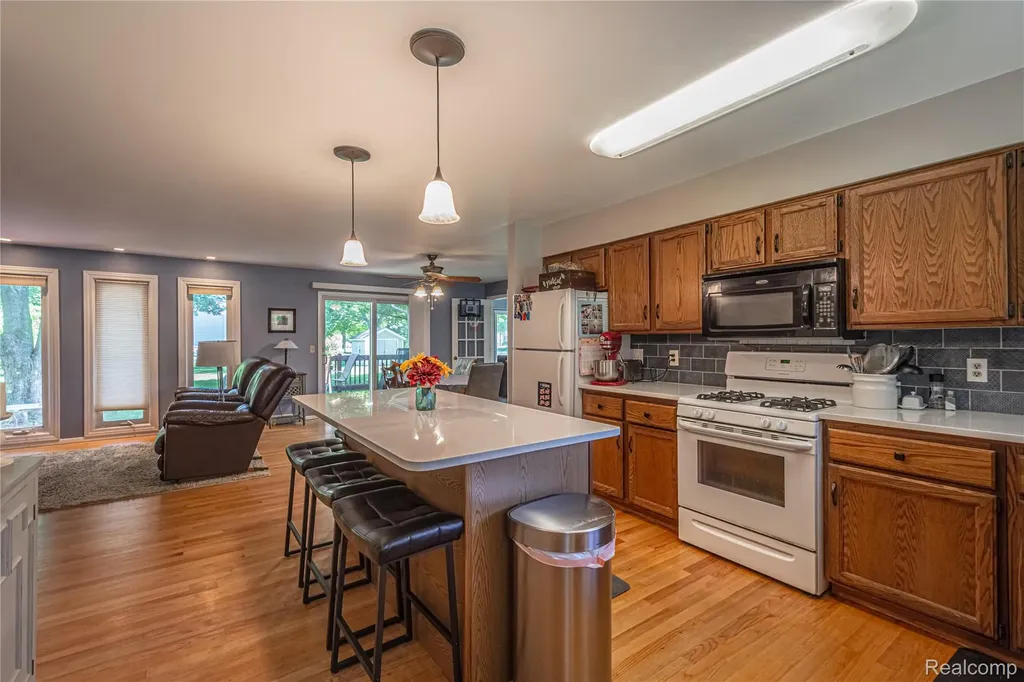 3241 Simpson Road Fort Gratiot Charter Township MI 48059