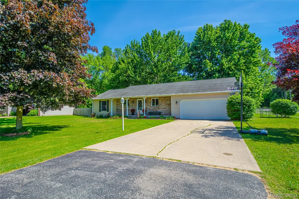 3241 Simpson Road Fort Gratiot Charter Township MI 48059