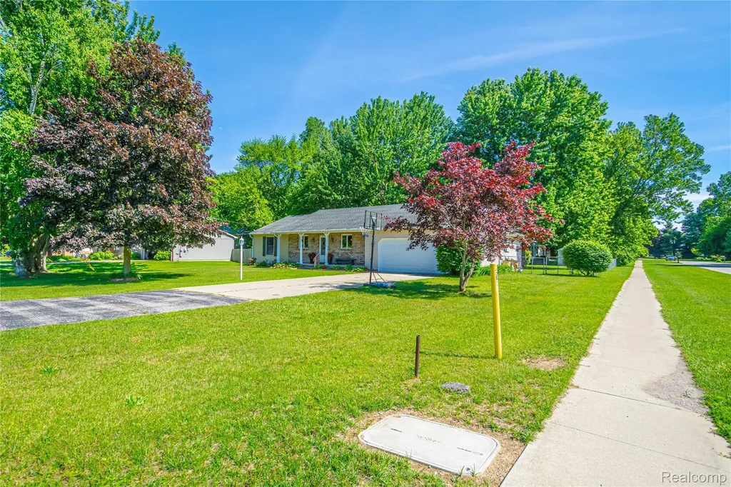 3241 Simpson Road Fort Gratiot Charter Township MI 48059