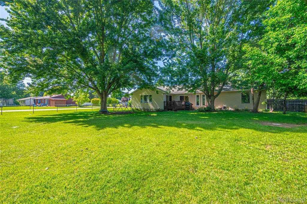 3241 Simpson Road Fort Gratiot Charter Township MI 48059