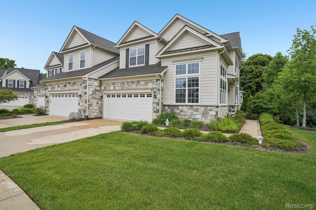 42832 Cardinal Way Novi City MI 48375